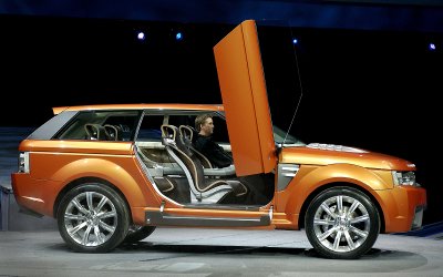 i.naias.04jan.landrover.rangestormer.concept.side.jpg